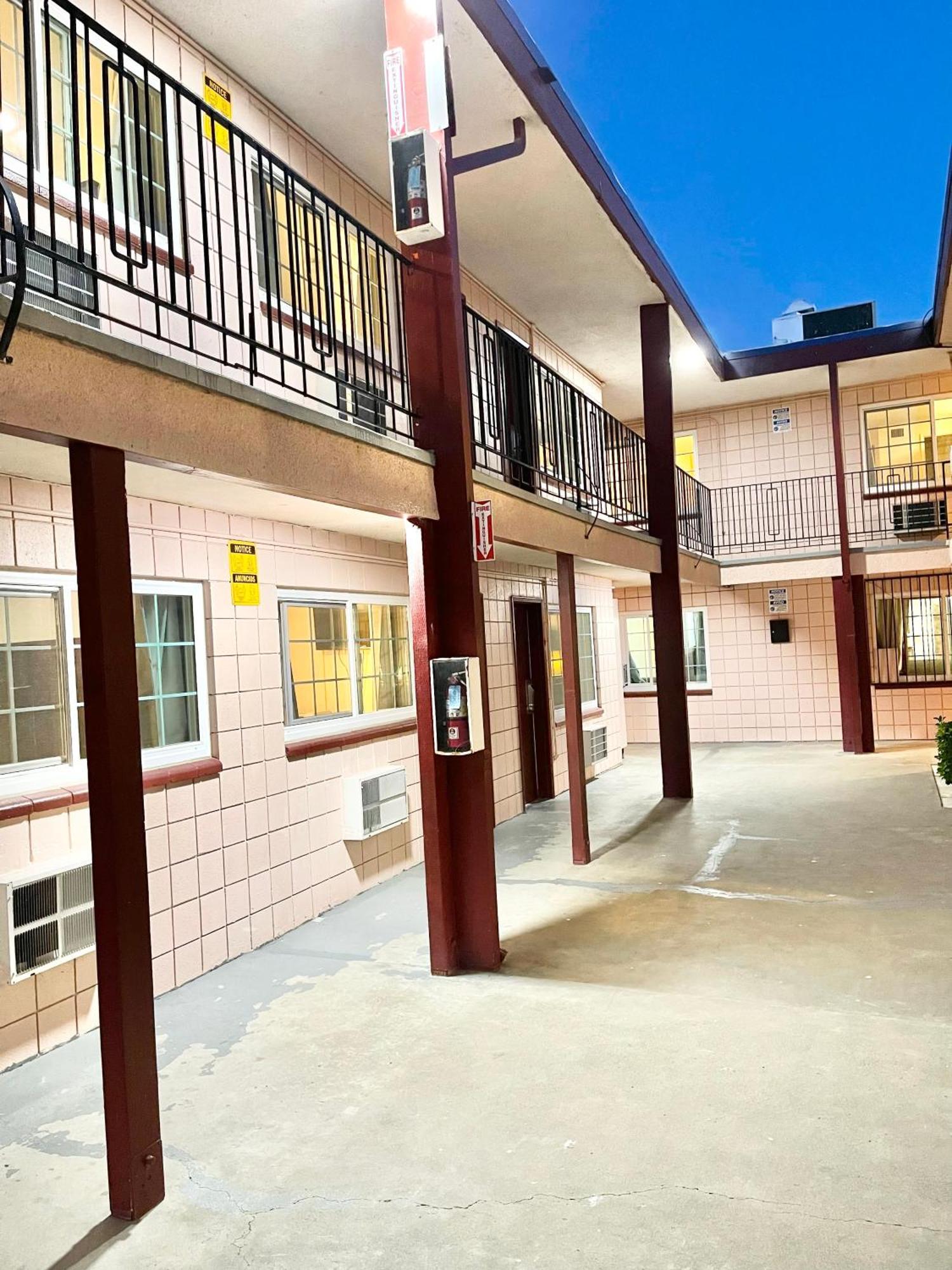 Royal Lodge Coalinga Ngoại thất bức ảnh